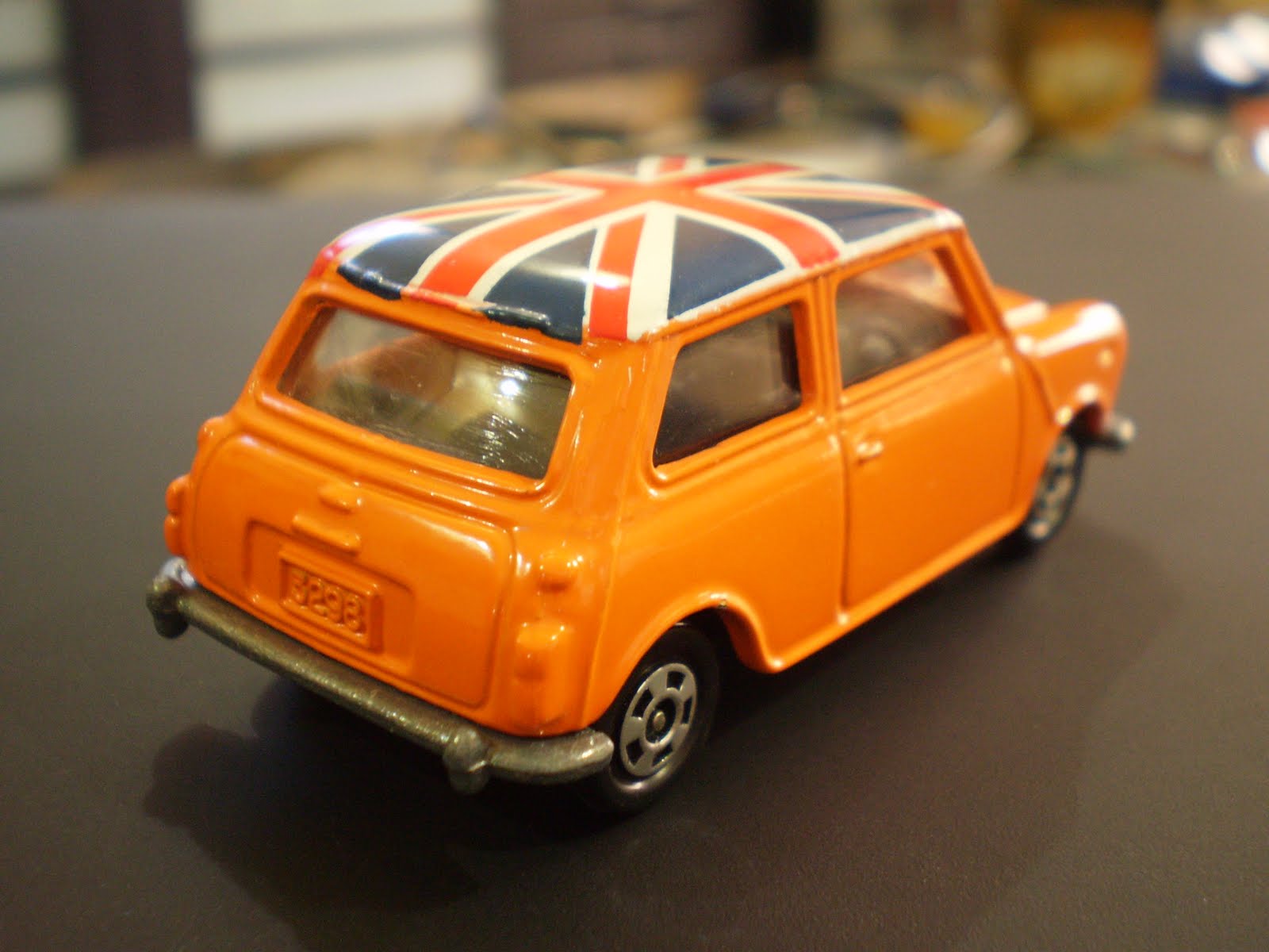 1/64 Diecast Toy Cars.... Tomica Mini Cooper (Union Jack Rooftop)