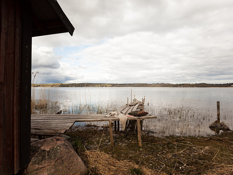 Un grenier épuré en Suède