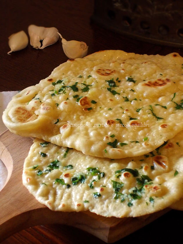 Naan all'aglio