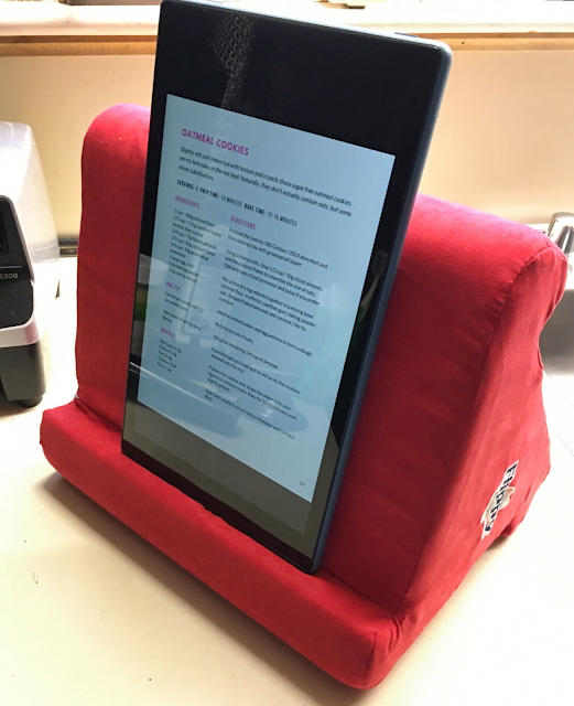 Flippy Tablet, Kindle, Phone, and Book Stand Lap Pillow Review