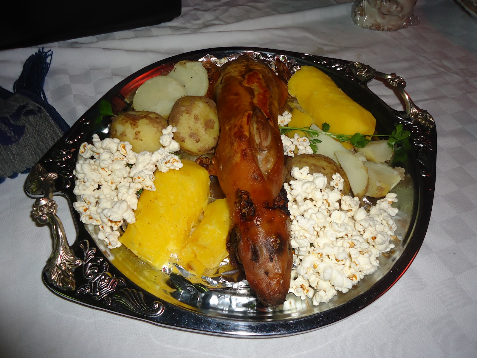 Colombianidad Decimo B: Camila Trochez-Lina Gonzalez