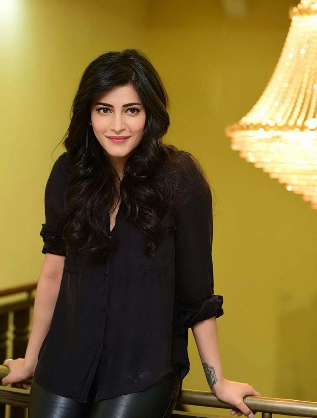 Shruti Haasan Looks Super Sexy In Black Dress In Her Latest Hot Photo shoot