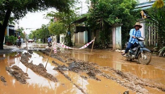 Buộc nhà thầu Trung Quốc trả đường dân sinh cho người dân Quảng Ngãi