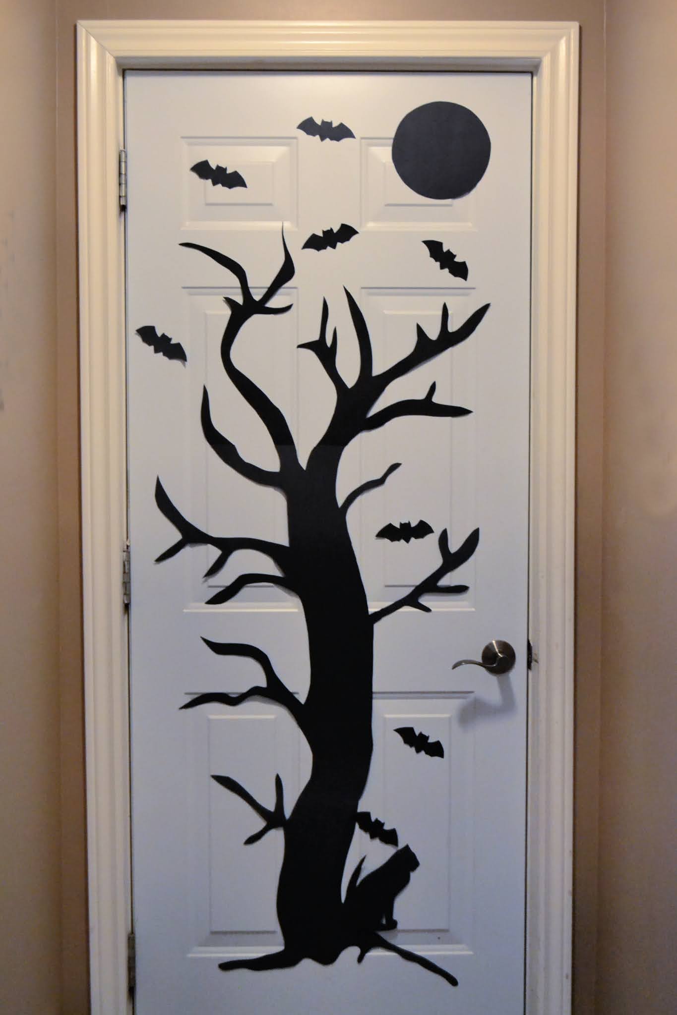 East Coast Mommy: Simple (and cheap) Ways to Decorate a Door for Halloween
