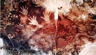 Gambar cap tangan di goa Leang-Leang Maros Bentuk atau Jenis Sumber Sejarah