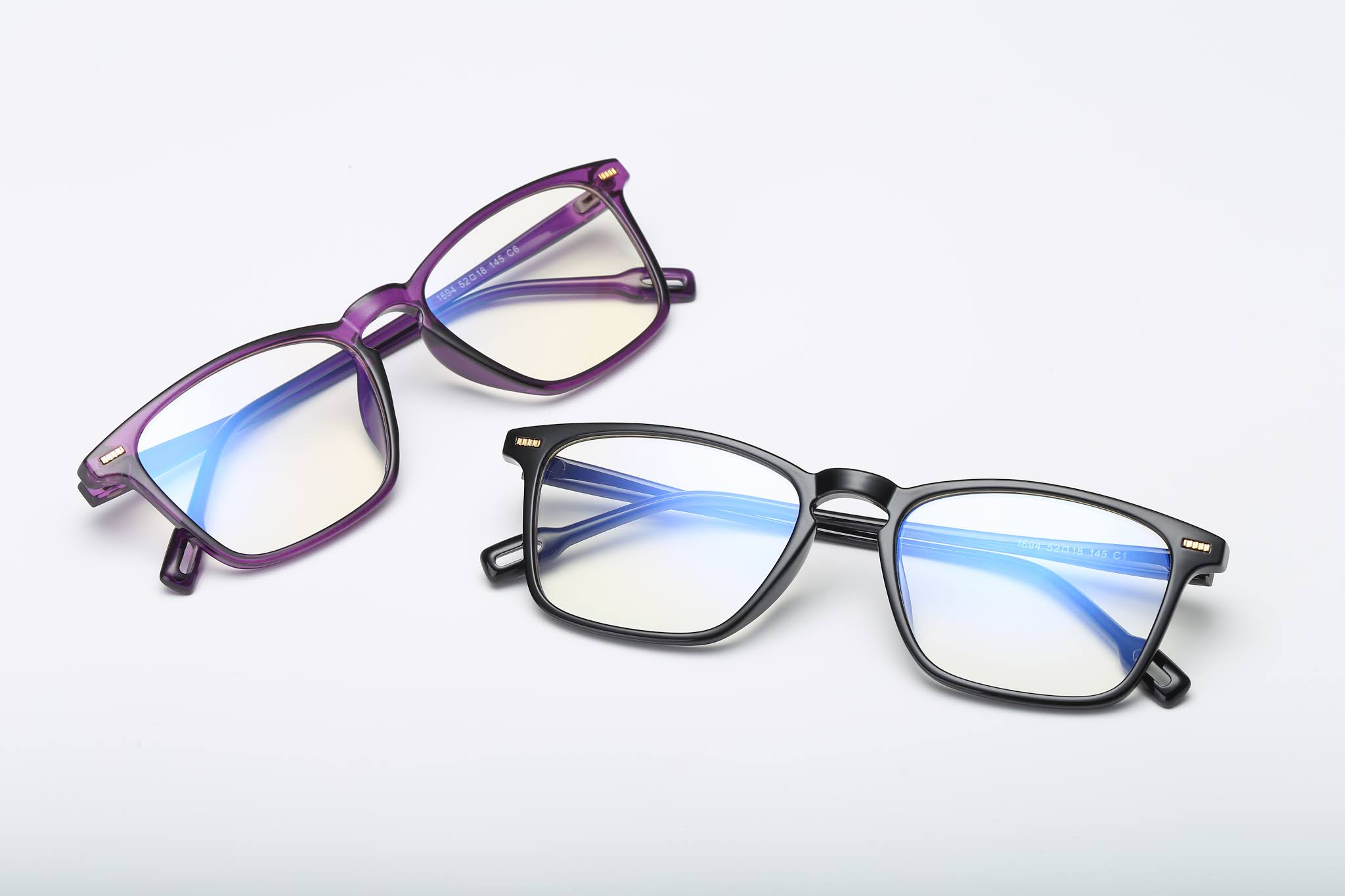 The distinction of glasses of presbyopia and myopia?