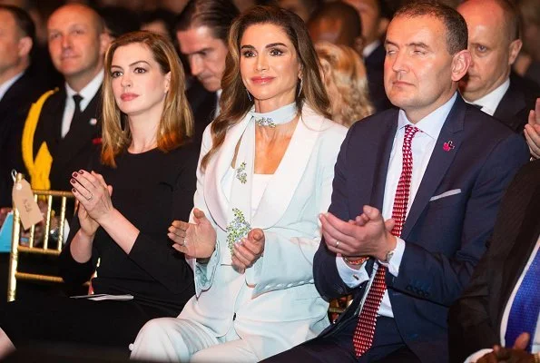 Queen Rania wore Ermanno Scervino jacket and trousers from Spring Summer 2018 Ready To-Wear Collection. American actor Anne Hathaway