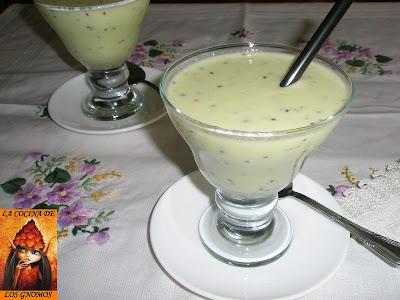 SMOOTHIE DE KIWI Y PLATANO. RETO DIS- FRUTA, NUNCA ES DEMASIADO DULCE