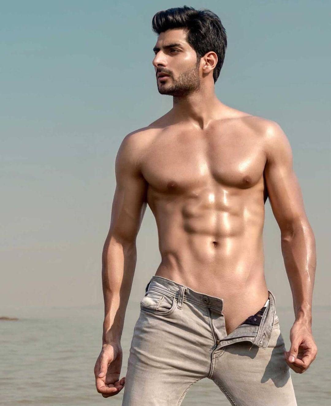 Hot Indian men, shirtless Bollywood hunks, sexiest male models only at http...