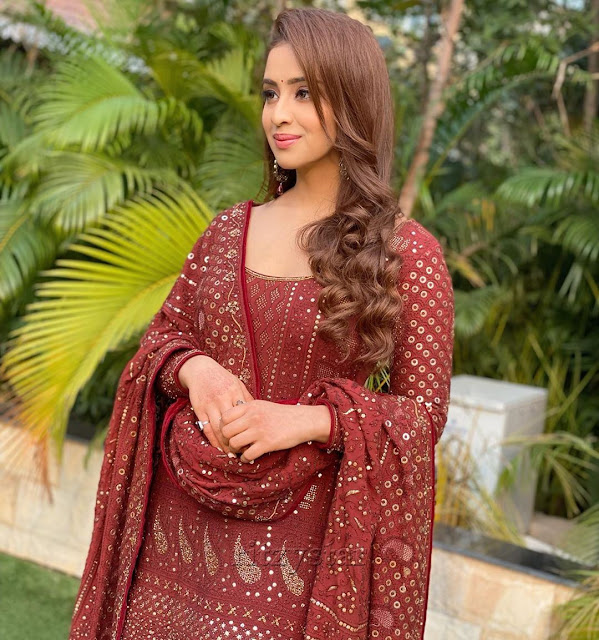 Musskan Sethi Gorgeous In Red Salwar - Social Media Latest Images