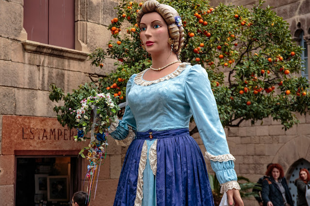 Шествие Гигантов в Испанской деревне, Барселона (Diada Gegants Poble Espanyol Barcelona)