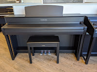 Yamaha CLP-745 digital piano