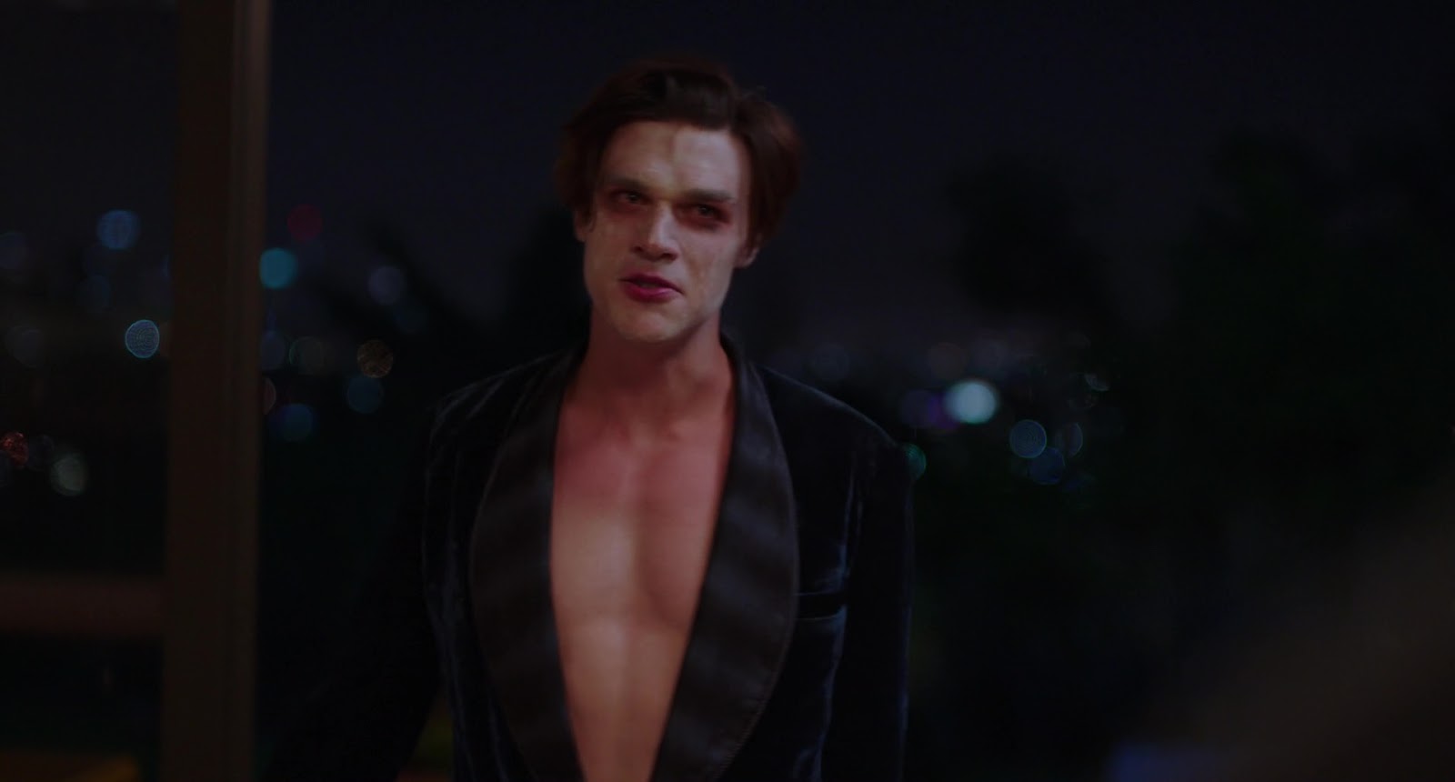 Finn Wittrock Shirtless.