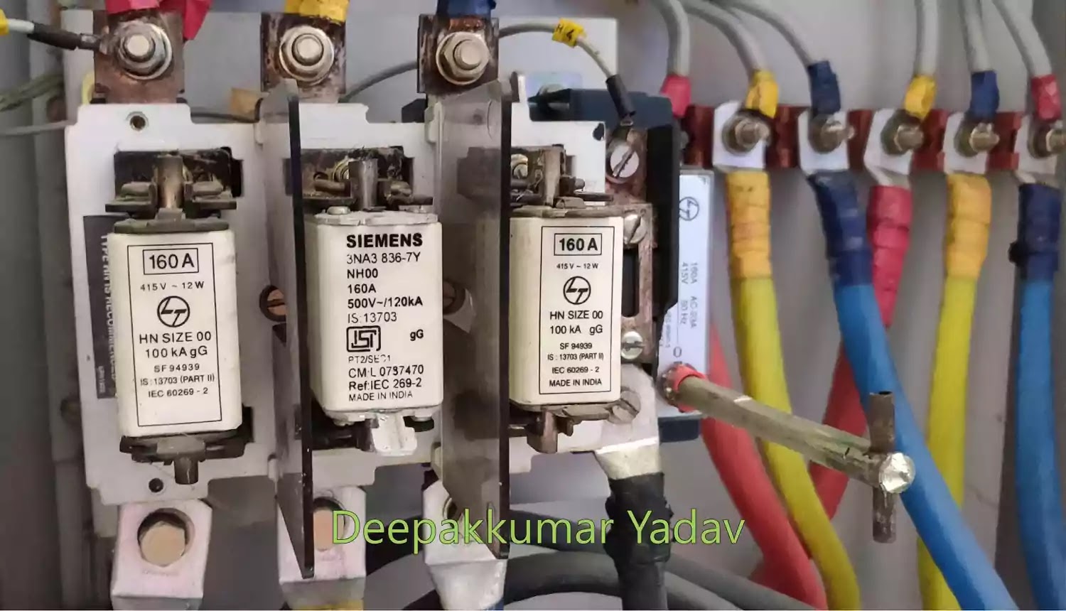 HRC fuse Construction Working Advantages and Disadvantages