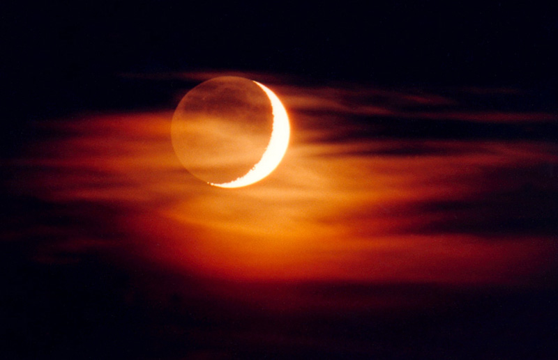 Tecnología de luz y poder: Simbología del Sol y la Luna