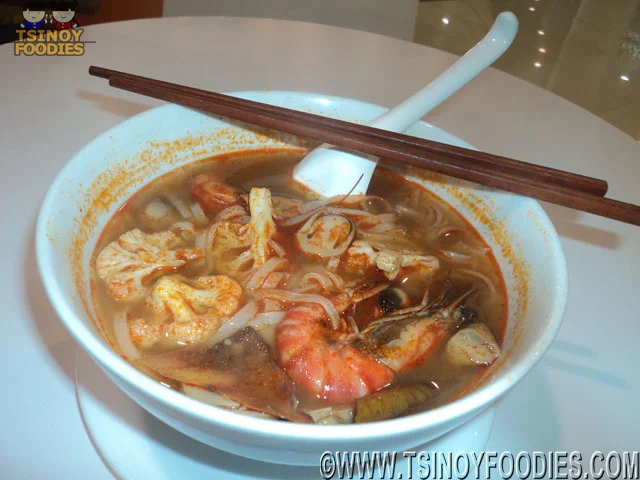 noodle in tom yum kung