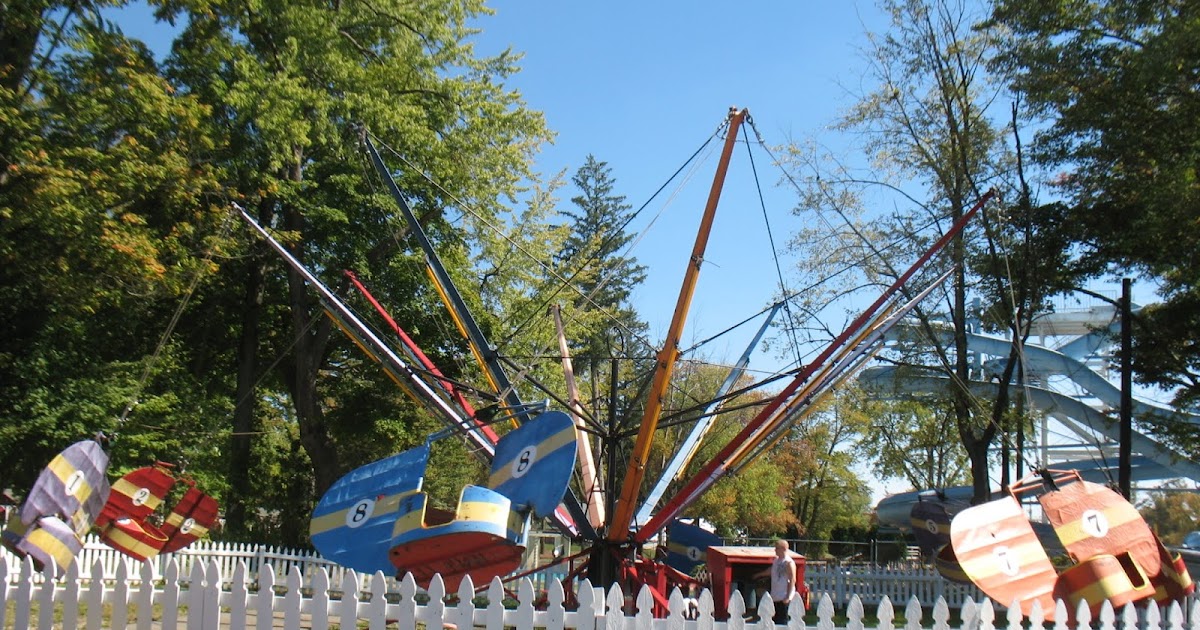 Bayern Kurve Blog: Flat Ride Feature: Flying Scooters