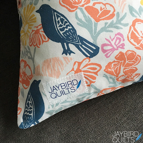 Lucky Charm Pillow | jaybird quilts | Bloglovin’