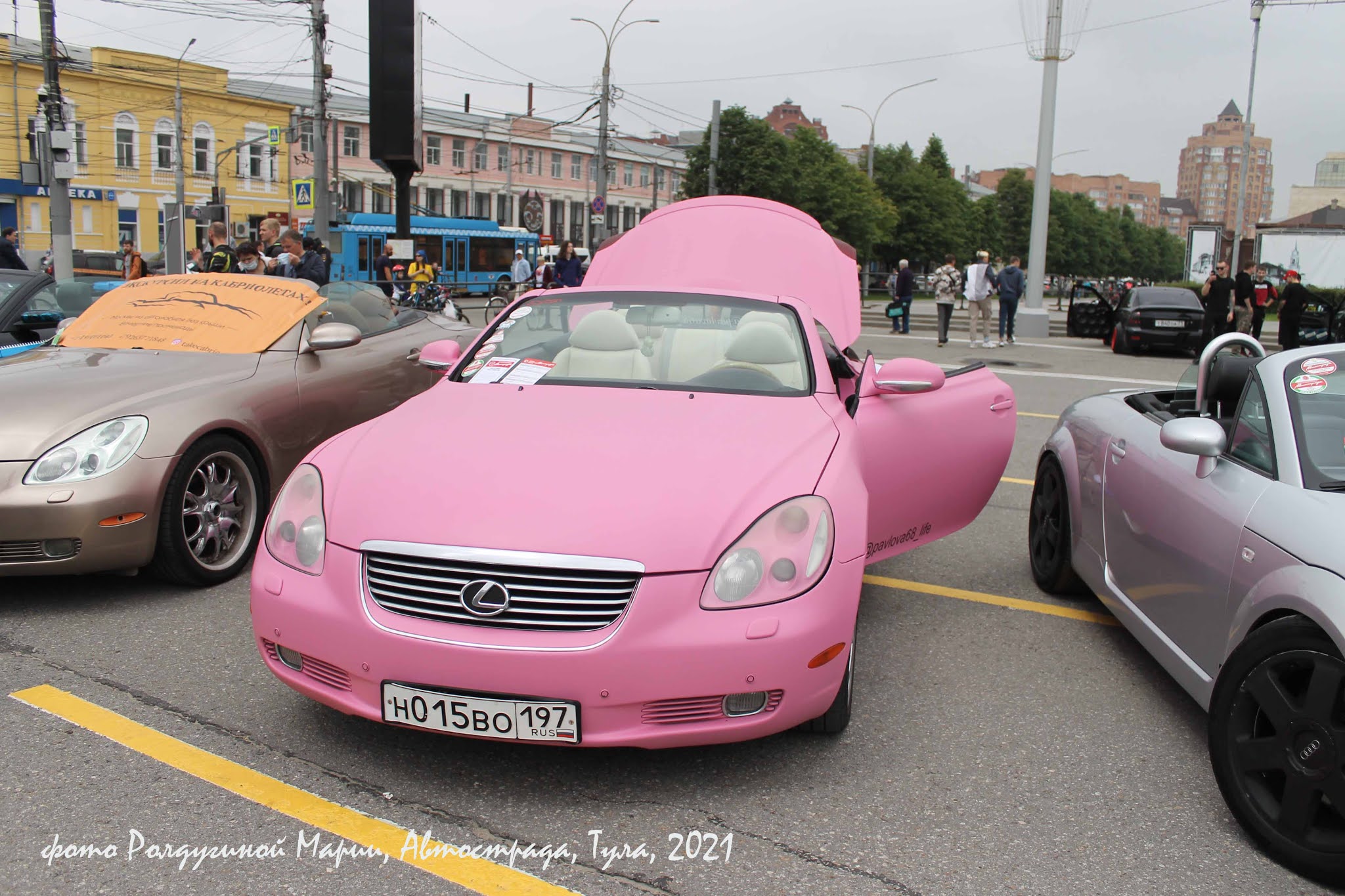 Розовый Лексус 200ы