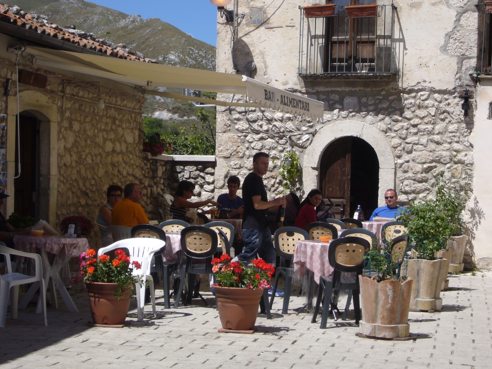 camminare leggendo Santo Stefano di Sessanio AQ