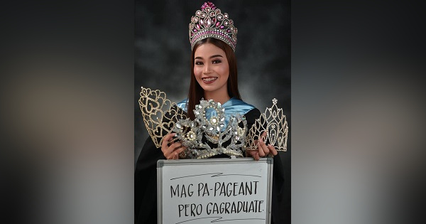 Pageant o aral? Beauty queen poses with crowns for graduation photo