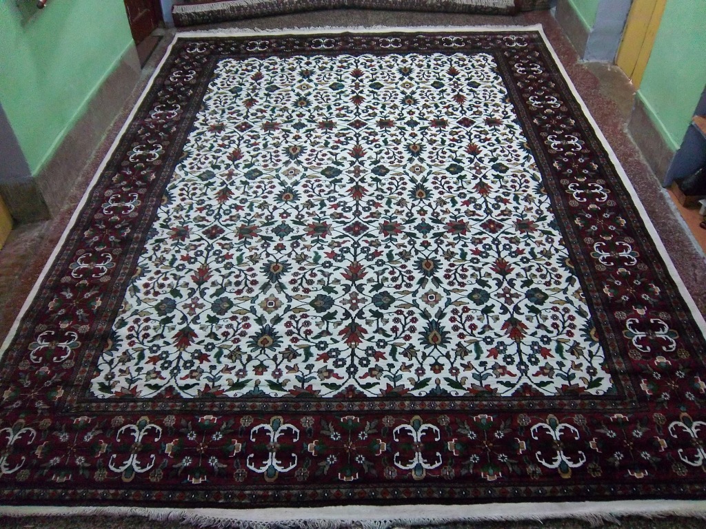 silk carpets manufacturers, silk rugs suppliers india, kashmiri silk rugs, cashmere silk carpets