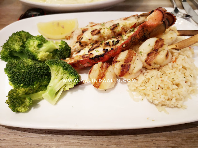 7TH YEARS PRE WEDDING ANNIVERSARY : RED LOBSTER SEAFOOD - 3 hari sebelum raya (2 Jun 2019) waktu anniversary anniversary ni... kami dah selamat sampai ke kampung halaman husband. Tak sempat nak update pasal makan-makan pre-anniversary (29 Mei). Tak plan pun sebenarnya, nak sambut 7th years wedding's anniversary atau nak keluar makan-makan. Semuanya kebetulan je ! Sehari selepas mak, abah, abang dan adik menunaikan umrah. Kami tolong jagakan seorang dari anak adik. Saje tak nak bagi Bella ni sedih. Adik beradik lainnya, tak nak ikut kami. Tak pe lah ! Dah sekejap kami sekeluarga ke Kajang, sekejap ke Subang, malam esoknya nak ke Kajang balik. Penat ke sana sini, daddy terus ajak buka puasa di AEON Shah Alam. Kebetulan daddy nak cari barangan rayanya yang belum lengkap ! 7TH YEARS PRE WEDDING ANNIVERSARY : RED LOBSTER SEAFOOD 7TH YEARS PRE WEDDING ANNIVERSARY : RED LOBSTER SEAFOOD - 3 hari sebelum raya (2 Jun 2019) waktu anniversary anniversary ni... kami dah selamat sampai ke kampung halaman husband. Tak sempat nak update pasal makan-makan pre-anniversary (29 Mei). Tak plan pun sebenarnya, nak sambut 7th years wedding's anniversary atau nak keluar makan-makan. Semuanya kebetulan je ! Sehari selepas mak, abah, abang dan adik menunaikan umrah. Kami tolong jagakan seorang dari anak adik. Saje tak nak bagi Bella ni sedih. Adik beradik lainnya, tak nak ikut kami. Tak pe lah ! Dah sekejap kami sekeluarga ke Kajang, sekejap ke Subang, malam esoknya nak ke Kajang balik. Penat ke sana sini, daddy terus ajak buka puasa di AEON Shah Alam. Kebetulan daddy nak cari barangan rayanya yang belum lengkap ! 7TH YEARS PRE WEDDING ANNIVERSARY : RED LOBSTER SEAFOOD