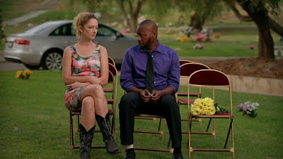 Judy Greer and Malcolm Barrett in Addicted to Fresno