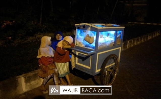 Kasihan, Demi Obati Suaminya Yang Terkena Stroke , Ibu dan Dua Anak ini Rela Jualan Hingga Larut Malam