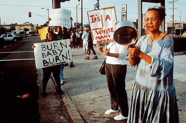  pequeñas curiosidades  - Página 22 Photos+of+The+1992+Los+Angeles+Riots+(12)