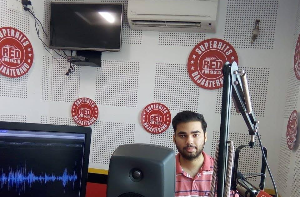 Interview At 93.5 Red FM With RJ Karan. आपका अपना  Vishal Karmath "कर्मठ"