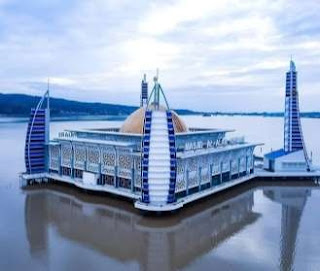 Masjid Al Alam di Teluk Kendari