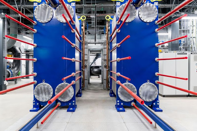 Image 1: Warmtewisselaars in een datacenter.