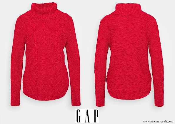 Kate Middleton wore GAP cable t-neck jumper