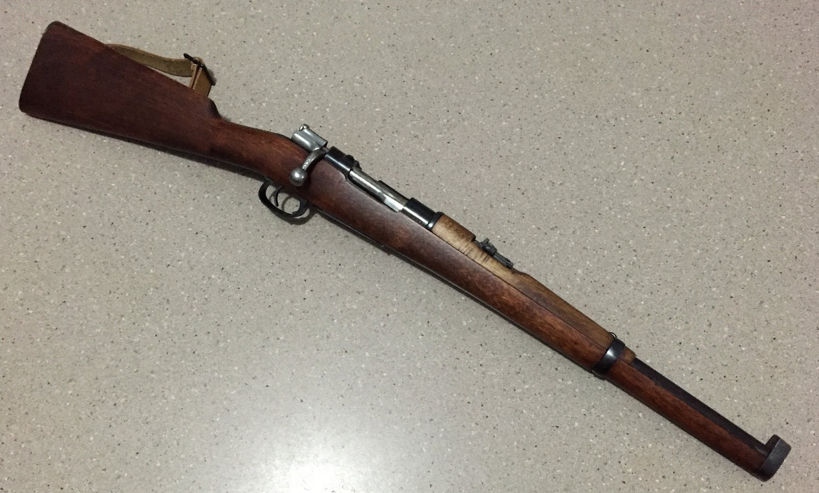 I picked up another nice rifle a couple of weeks ago, an 1895 Spanish Mause...