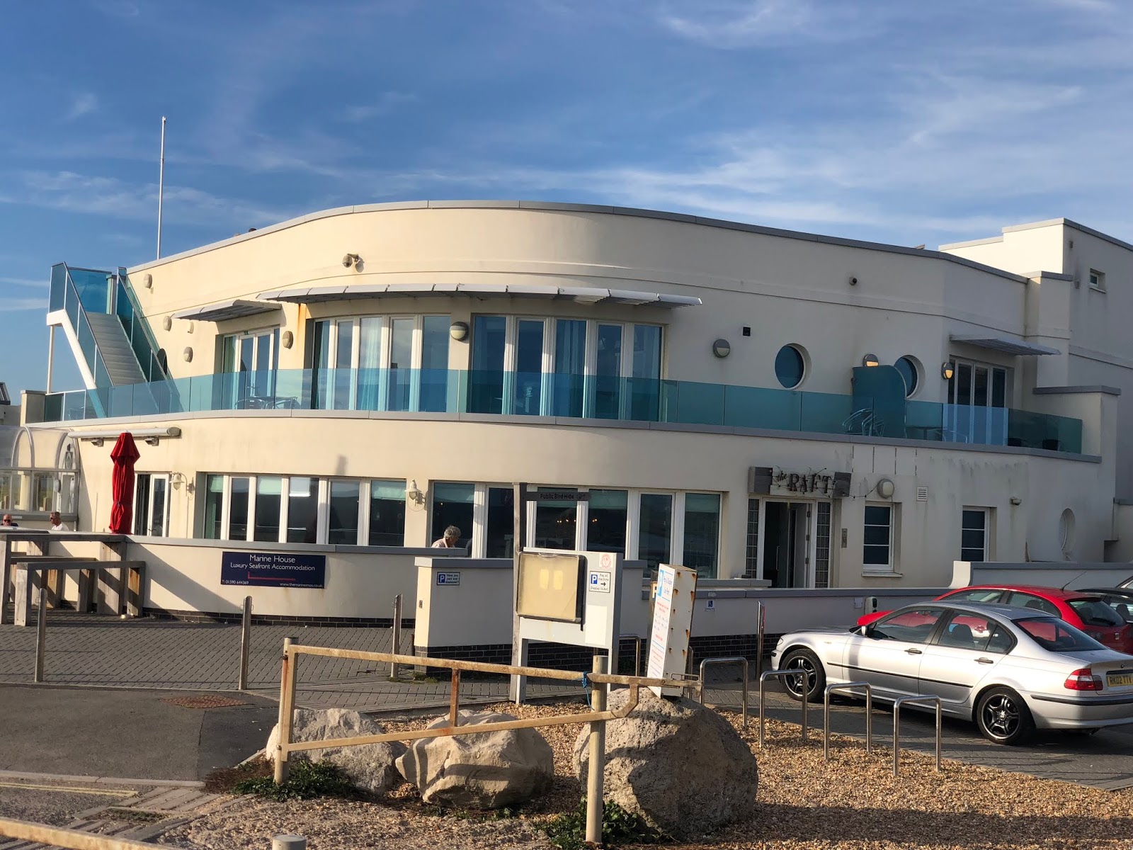 gastrohub THE RAFT ROCKS Hurst Road, Milford on Sea