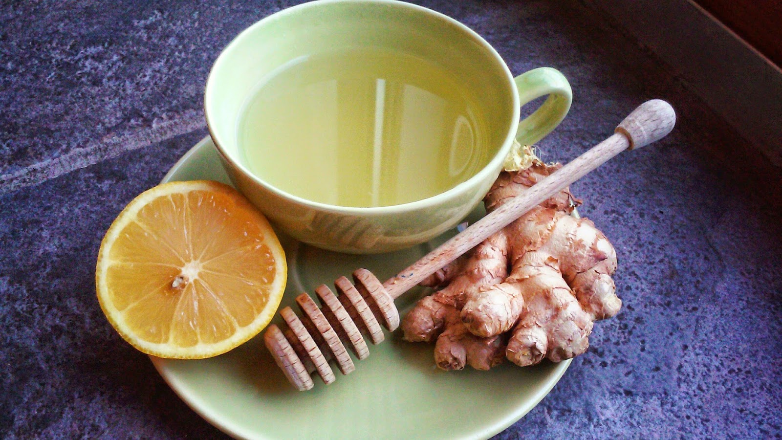 Имбирь для здоровья после 60. Имбирь. Имбирный чай. Чай с имбирем. Лимон с имбирем.