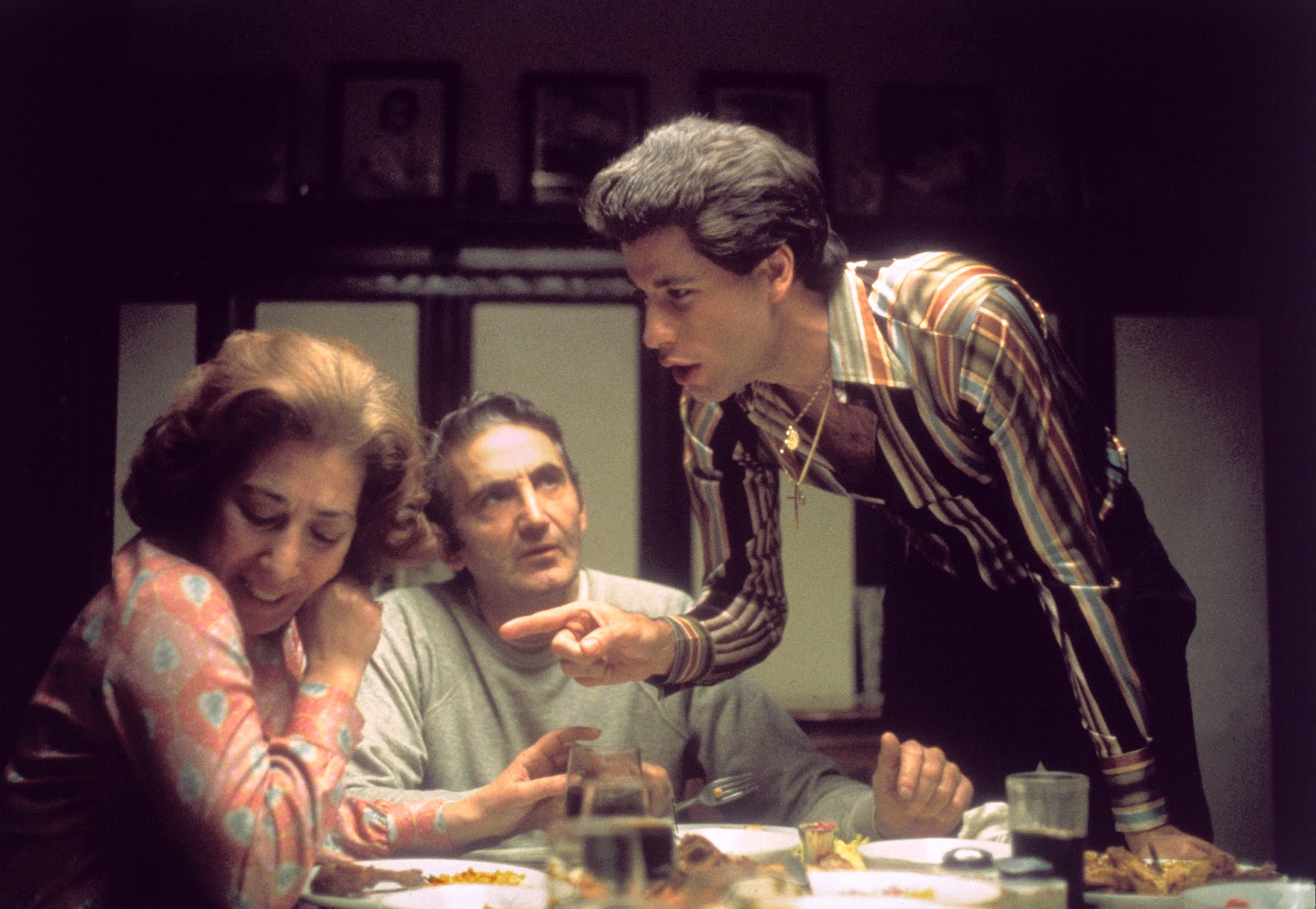 Crítica Os Embalos de Sábado À Noite (1977, de John Badham) Minha Visão do Cinema Crítica Os Embalos de Sábado À Noite (1977, de John Badham) Minha Visão do Cinema