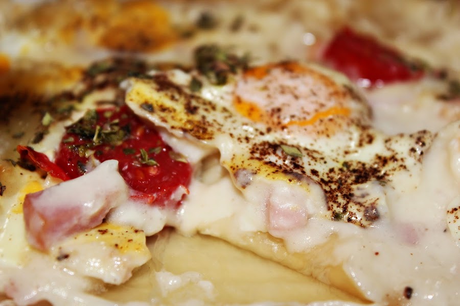 QUICHE DE BECHAMEL, BACON Y HUEVOS DE CODORNIZ {THERMOMIX}