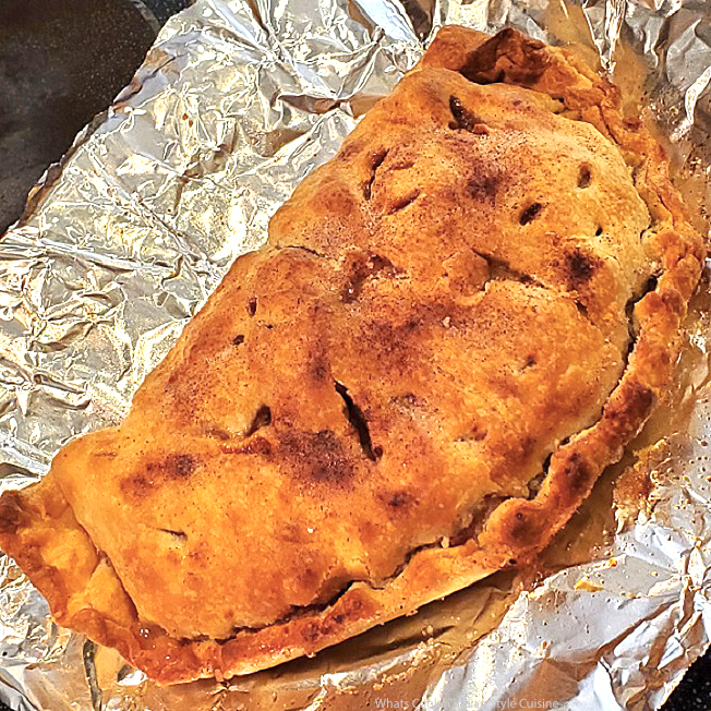 this is a hand pie made in the air fryer on oil sprayed foil and how to make pies in the air fryer recipe