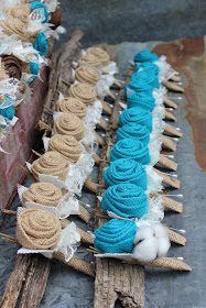 burlap and lace boutonnieres