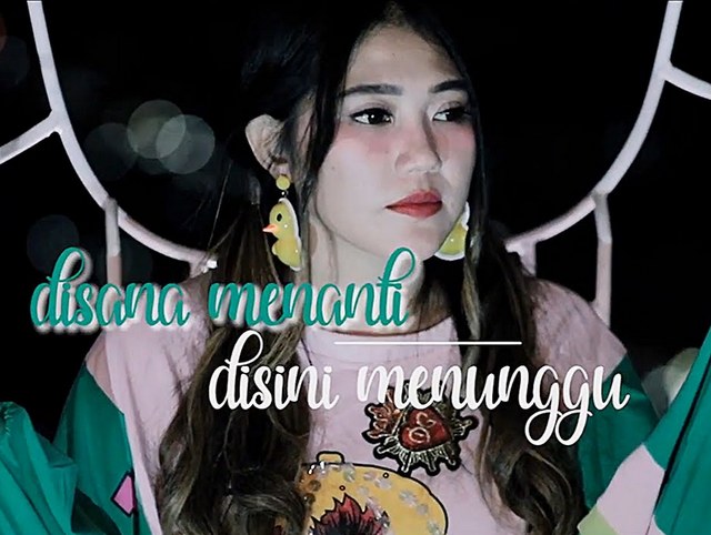 Ukays disana menanti disini menunggu