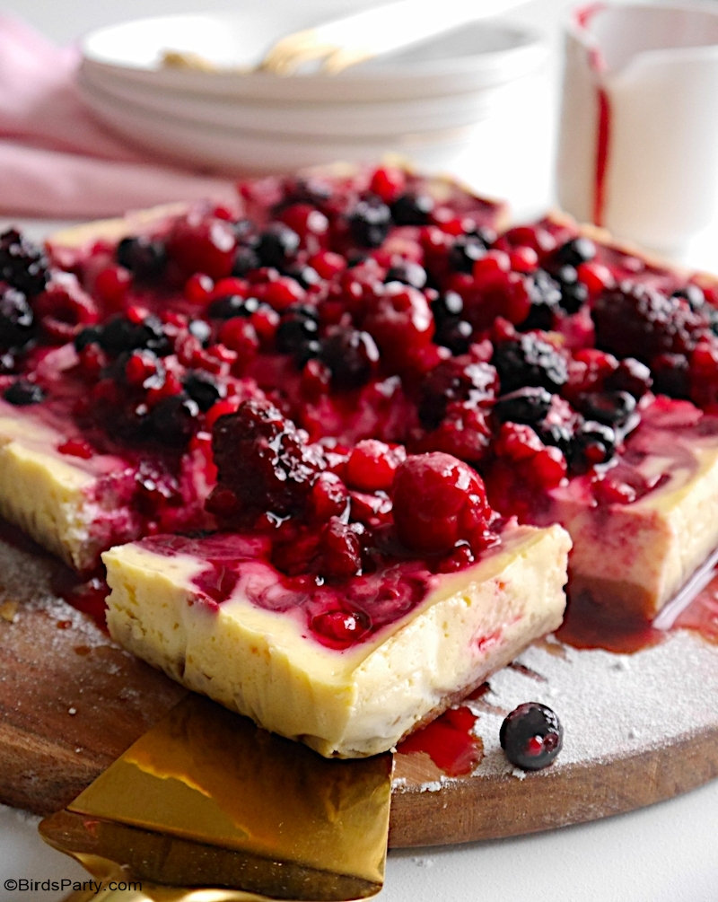 Summer Berries Cheesecake Bars - easy, delicious and quick to make dessert perfect to use fresh or frozen summer berries or any fruit you like! by BirdsParty.com @BirdsParty #cheesecake #recipe #summerberries #summerdessert #frozenfruit #recipes
