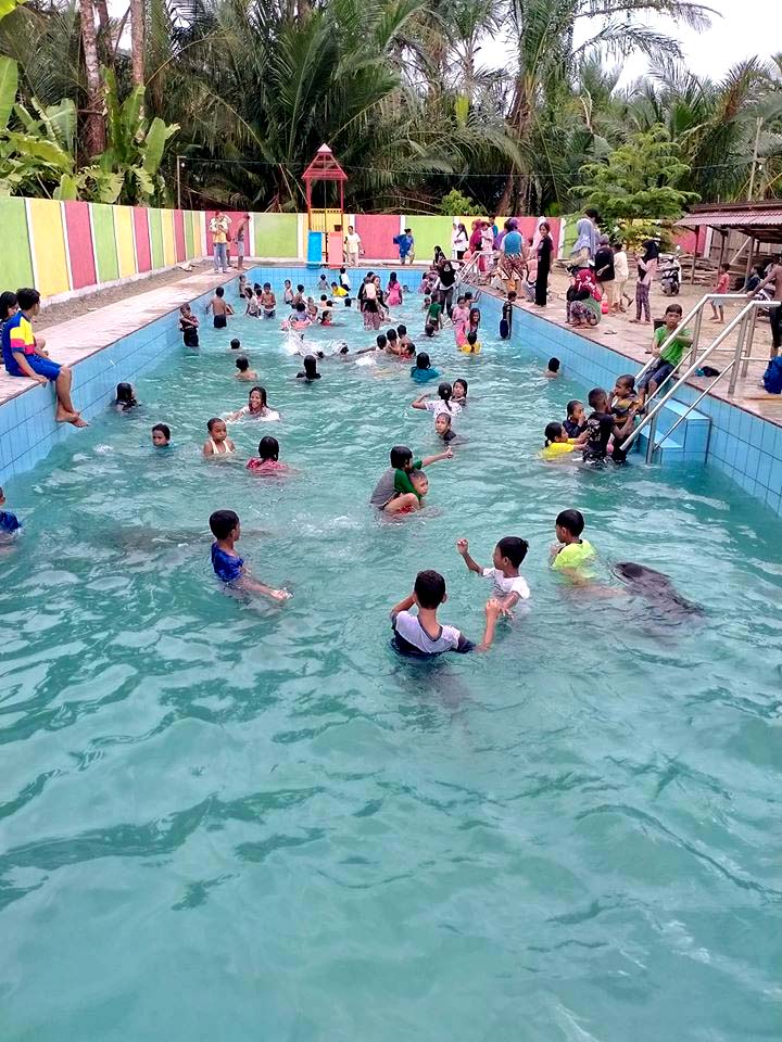 Kolam Renang Kepulauan Sula