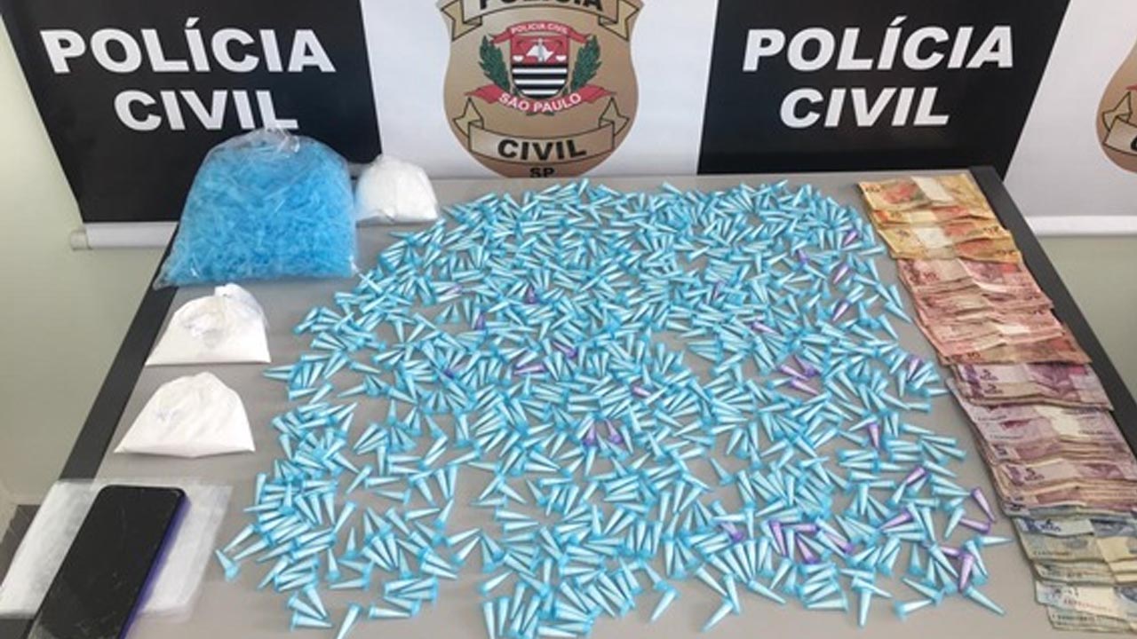 Deic de Bauru detém irmãos e apreende mais de mil porções de cocaína