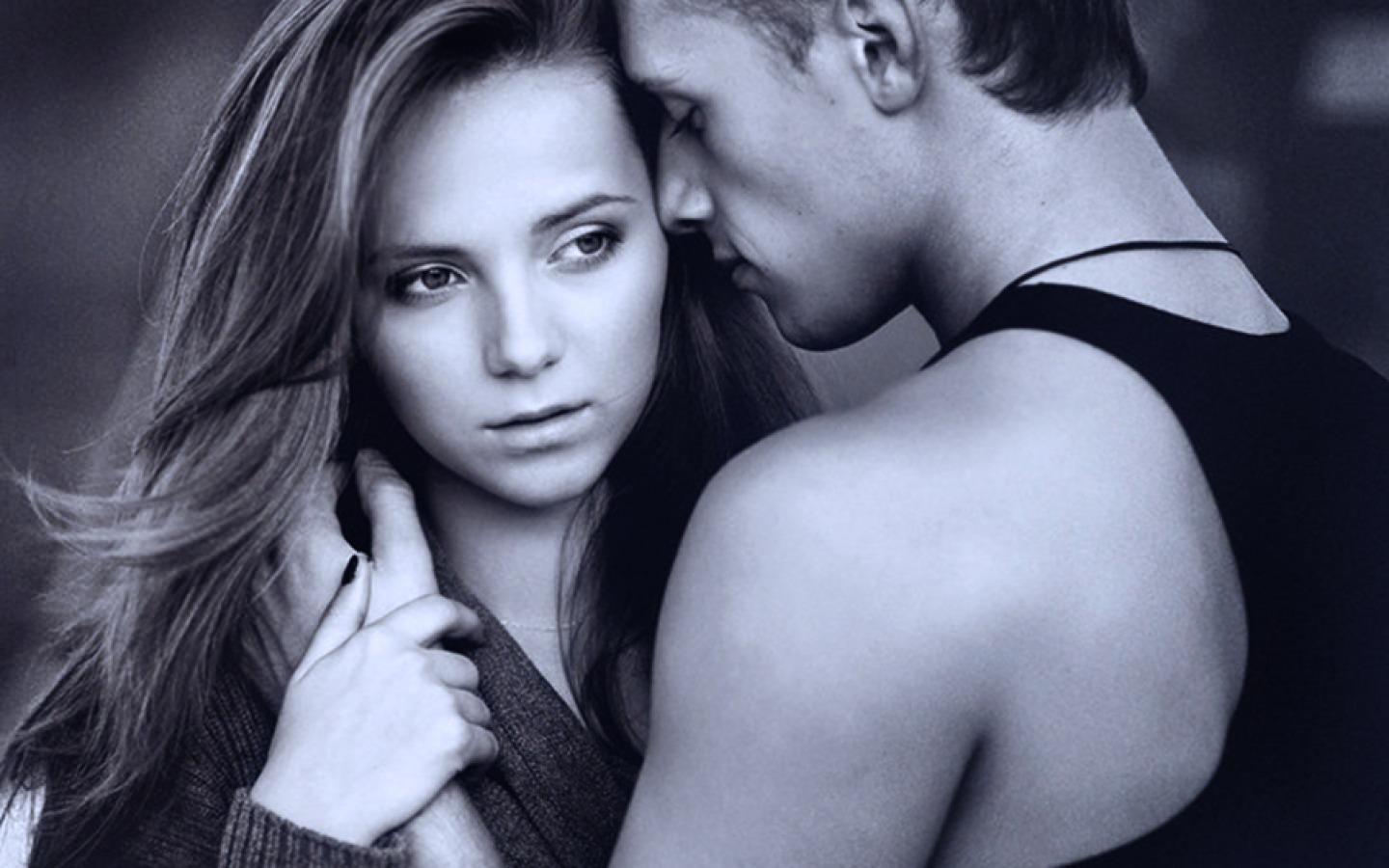 Красивая девушка с сердцем. Любовь к ребенку. Красивая девушка с сердцем. Добрая девушка. Сердечки в глазах.