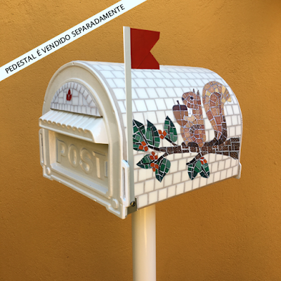 Caixa de correio com mosaicos "Esquilo"