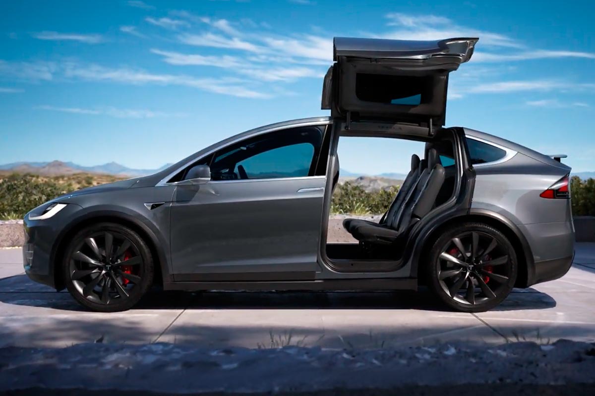 Tesla model x 2021