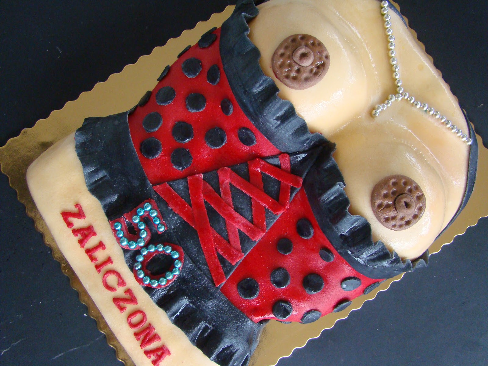 Słodkie królestwo Tort na 50. urodziny / Tort biust/ Breast cake