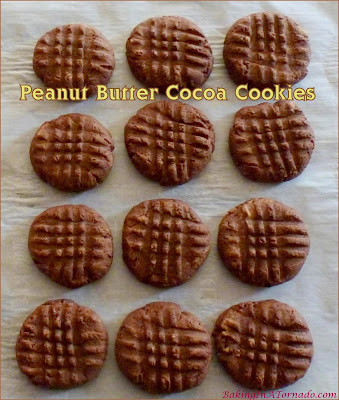 Peanut Butter Cocoa Cookies, 5 simple ingredients never tasted so good! | Recipe developed by www.BakingInATornado.com | #recipe #bake